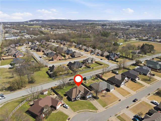 4465 Warwick Cove, Springdale, AR 72762
