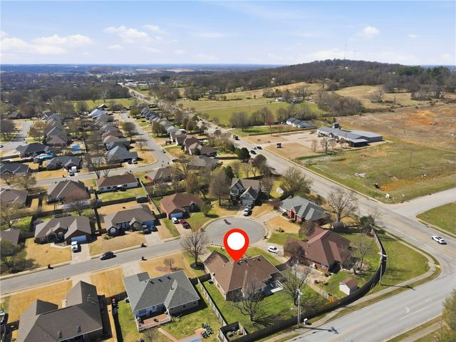 4465 Warwick Cove, Springdale, AR 72762