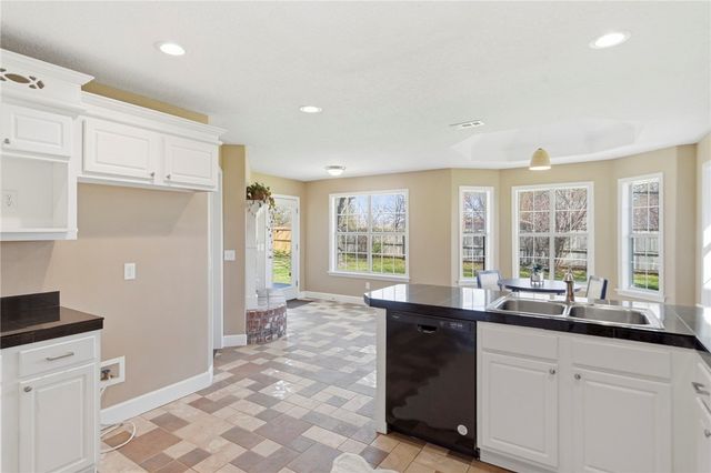 4465 Warwick Cove, Springdale, AR 72762