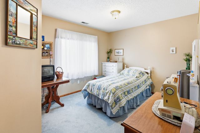 1216 Big Rock Park Road, Pella, IA 50219