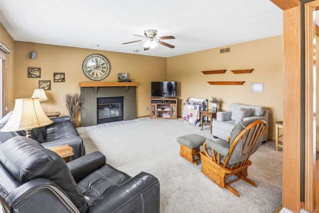 1216 Big Rock Park Road, Pella, IA 50219