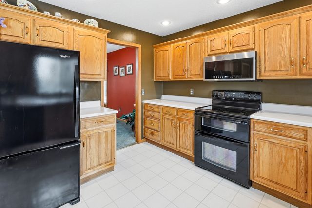 1216 Big Rock Park Road, Pella, IA 50219