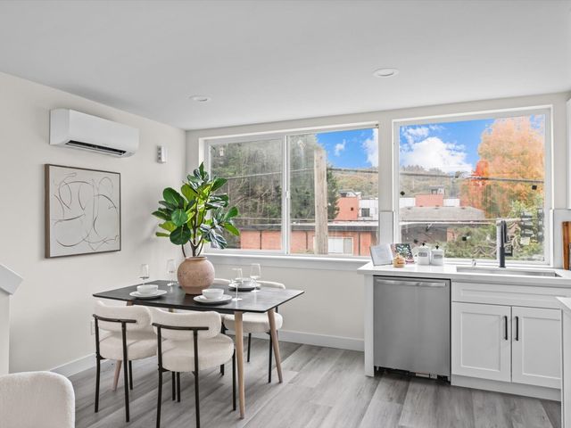 8600 7th Avenue S, Seattle, WA 98108