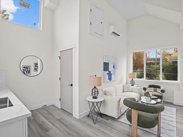 8600 7th Avenue S, Seattle, WA 98108