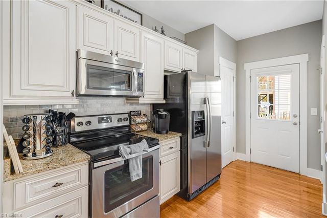 20 Byrdcliffe Lane, Asheville, NC 28805