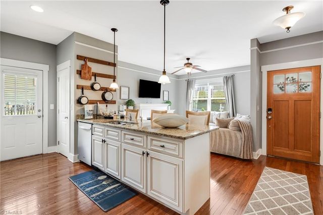 20 Byrdcliffe Lane, Asheville, NC 28805