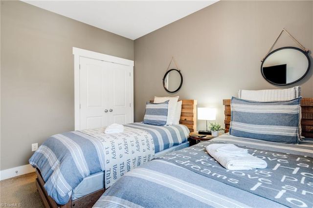 20 Byrdcliffe Lane, Asheville, NC 28805