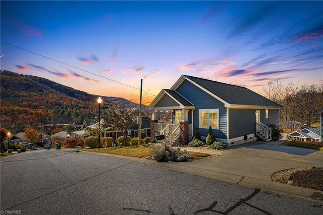 20 Byrdcliffe Lane, Asheville, NC 28805
