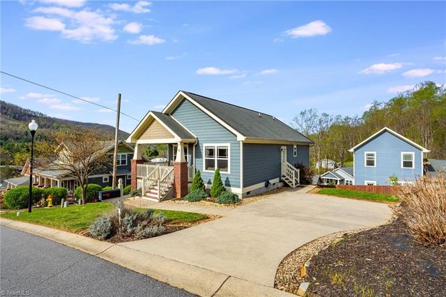 20 Byrdcliffe Lane, Asheville, NC 28805