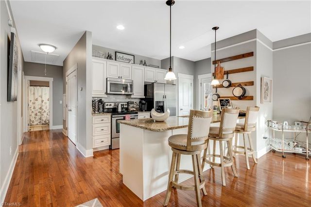 20 Byrdcliffe Lane, Asheville, NC 28805