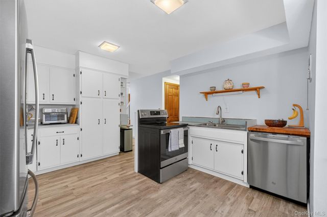 22 Hatfield Road, Mahopac, NY 10541