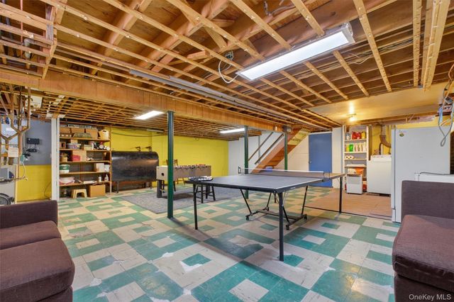 22 Hatfield Road, Mahopac, NY 10541