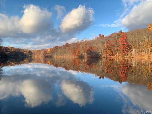 22 Hatfield Road, Mahopac, NY 10541