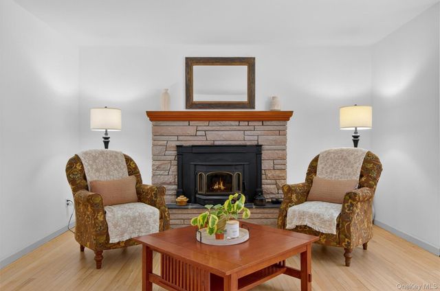 22 Hatfield Road, Mahopac, NY 10541