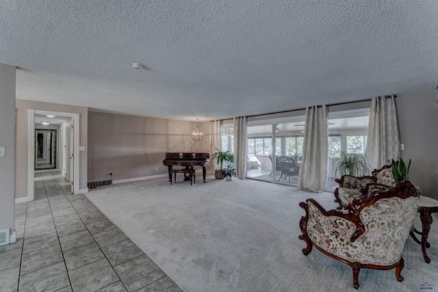 3909 RIDGEMOOR DR, Rapid City, SD 57702