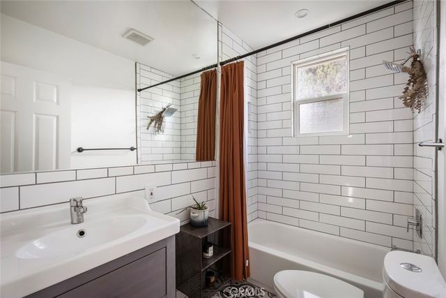 2304 W Avenue 31, Los Angeles, CA 90065