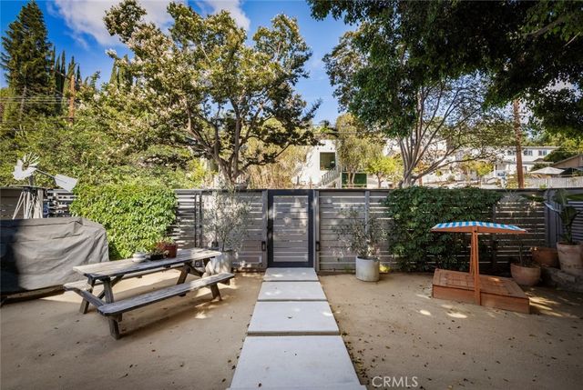 2304 W Avenue 31, Los Angeles, CA 90065