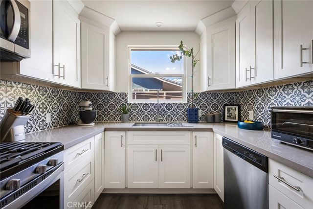 2304 W Avenue 31, Los Angeles, CA 90065