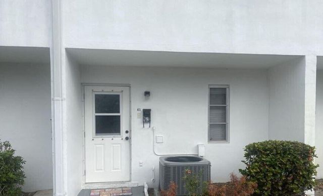 61 East Court, Royal Palm Beach, FL 33411