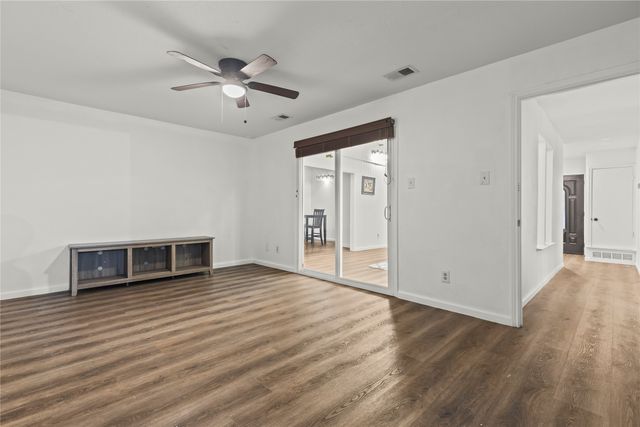 211 Willowwood Place, Duncanville, TX 75116