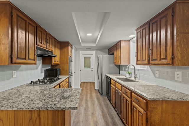 211 Willowwood Place, Duncanville, TX 75116