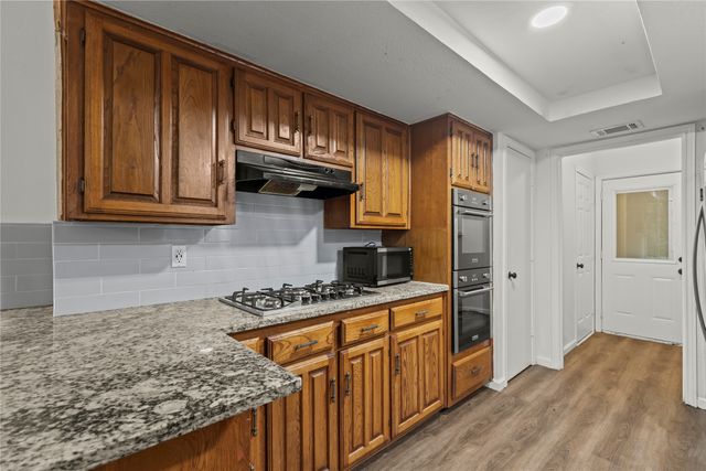 211 Willowwood Place, Duncanville, TX 75116