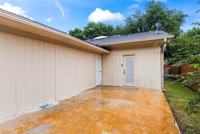211 Willowwood Place, Duncanville, TX 75116