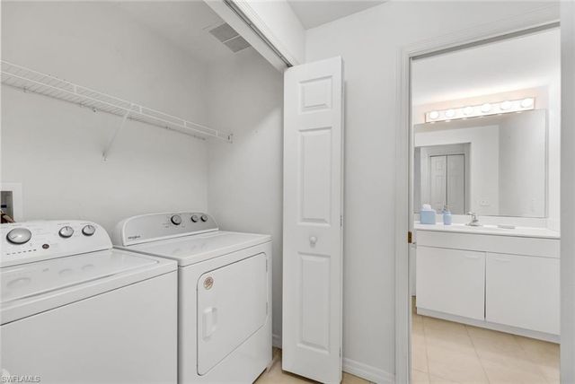 432 Valerie WAY 102, Naples, FL 34104