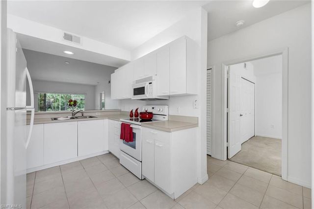 432 Valerie WAY 102, Naples, FL 34104