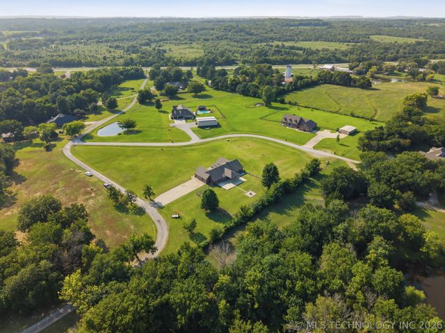 13535 E 463 Road, Claremore, OK 74017