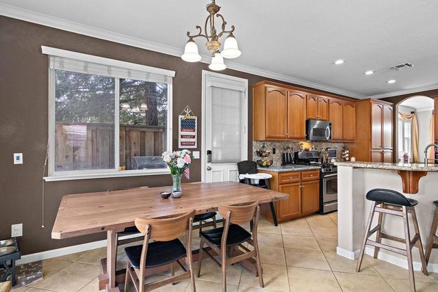 1724 Vintage Cir, Oakdale, CA 95361