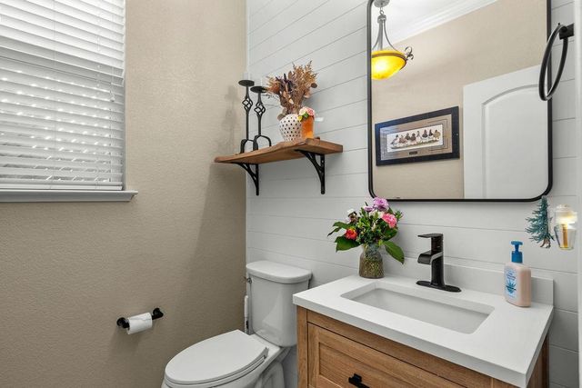 1724 Vintage Cir, Oakdale, CA 95361