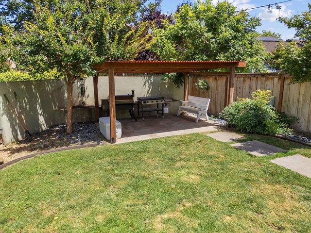 1724 Vintage Cir, Oakdale, CA 95361
