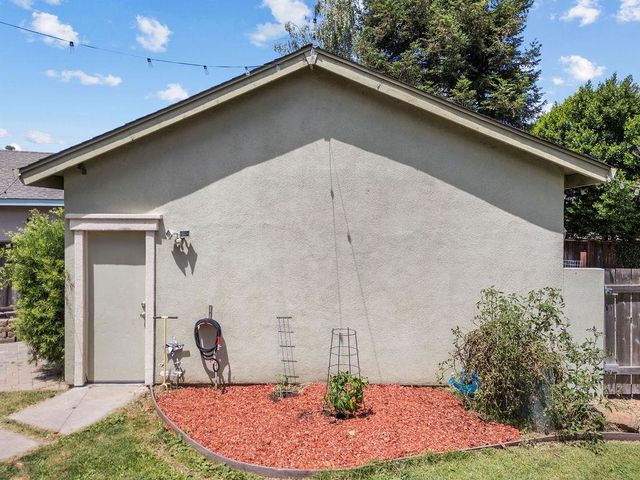 1724 Vintage Cir, Oakdale, CA 95361
