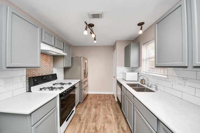 3919 Vauxhall Drive S, Houston, TX 77047