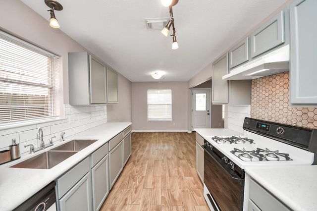 3919 Vauxhall Drive S, Houston, TX 77047