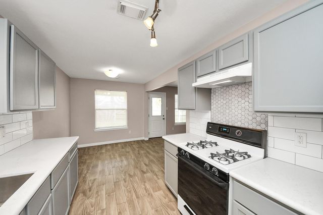 3919 Vauxhall Drive S, Houston, TX 77047