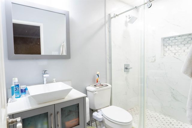 8512 Londonderry Lane, Dallas, TX 75228