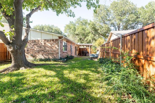 8512 Londonderry Lane, Dallas, TX 75228