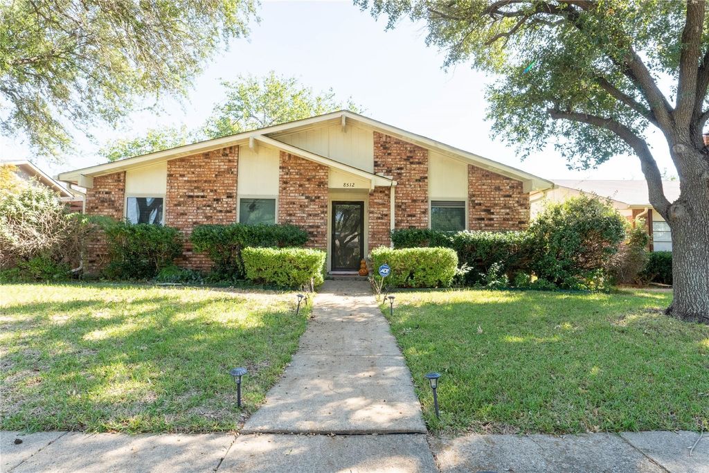 8512 Londonderry Lane, Dallas, TX 75228