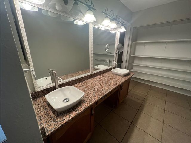 2317 Sharpshire Lane, Arlington, TX 76014