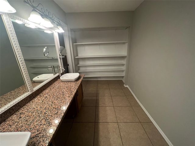 2317 Sharpshire Lane, Arlington, TX 76014