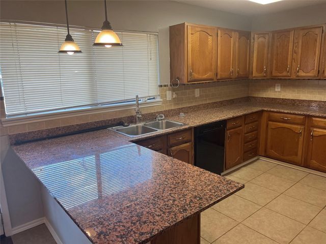 2317 Sharpshire Lane, Arlington, TX 76014