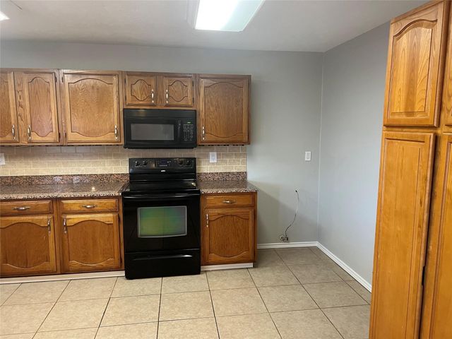 2317 Sharpshire Lane, Arlington, TX 76014