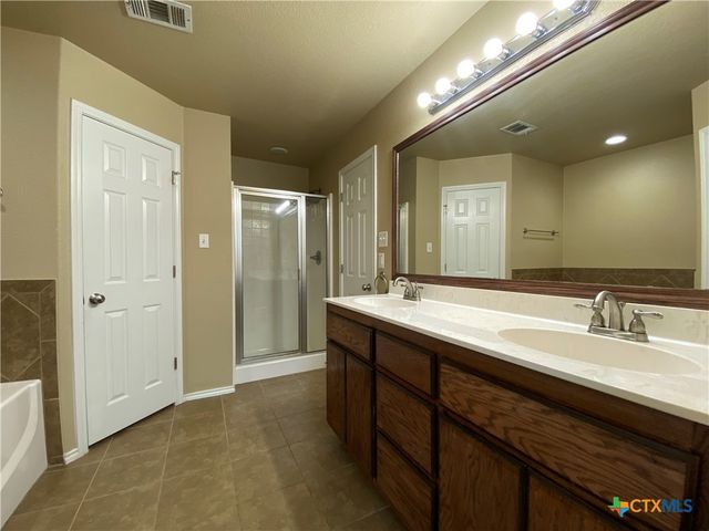 2101 Golden Eagle Drive, Killeen, TX 76549