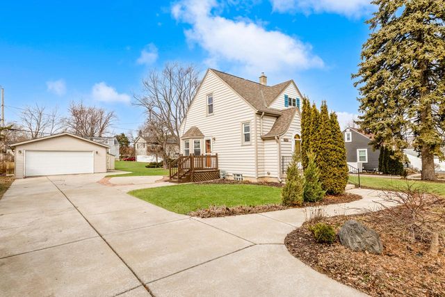 3527 S 82nd STREET, Milwaukee, WI 53220