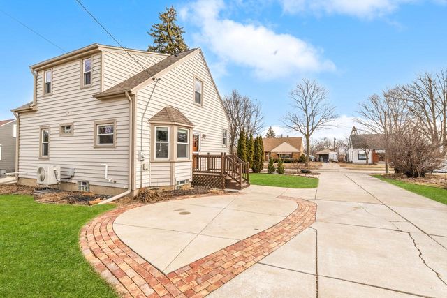 3527 S 82nd STREET, Milwaukee, WI 53220