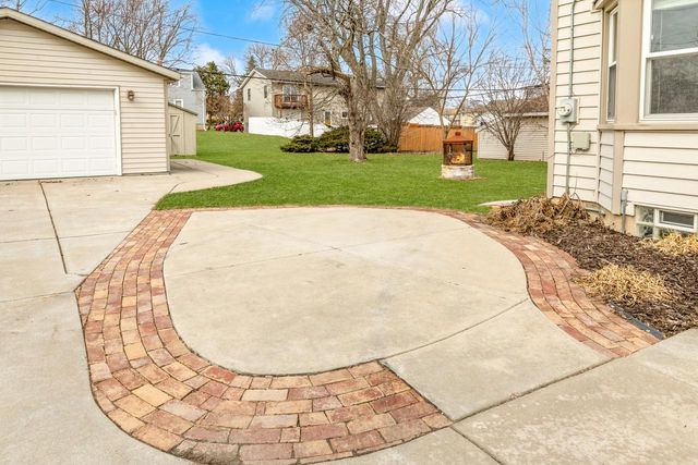 3527 S 82nd STREET, Milwaukee, WI 53220