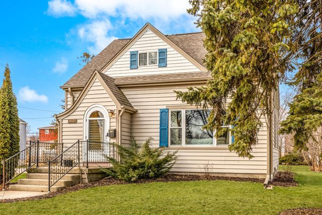 3527 S 82nd STREET, Milwaukee, WI 53220