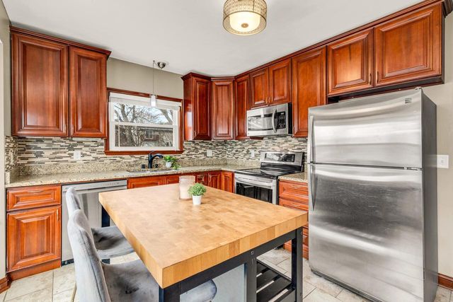 3527 S 82nd STREET, Milwaukee, WI 53220